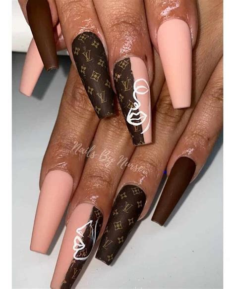 50+ Louis Vuitton Nail Designs to Try 